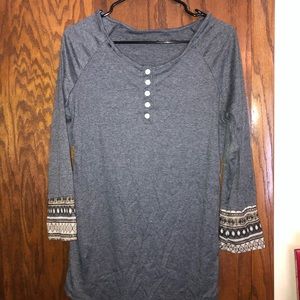 NWOT tribal print sleeve henley